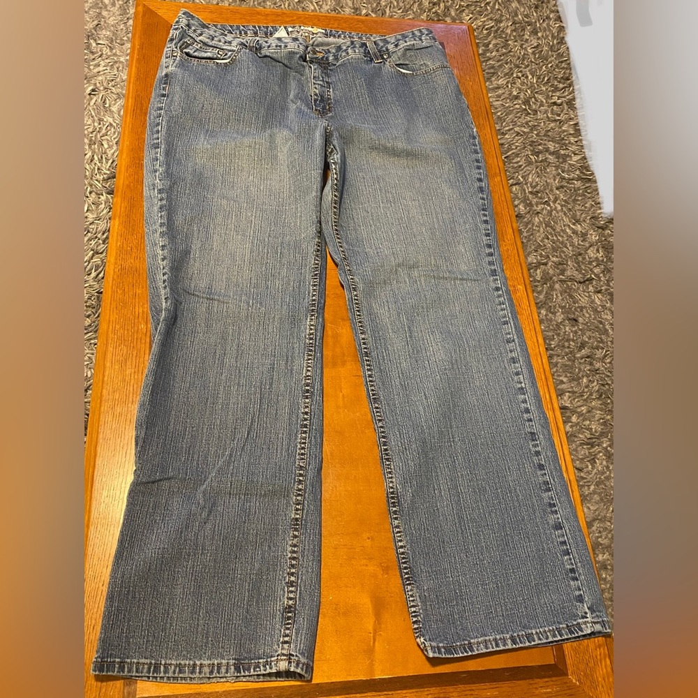 Women’s Bootcut Med wash Jean’s